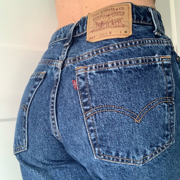 Vintage 90s Levi’s 551 Dark Wash High Waist Mom Jeans - Picture 6 of 9